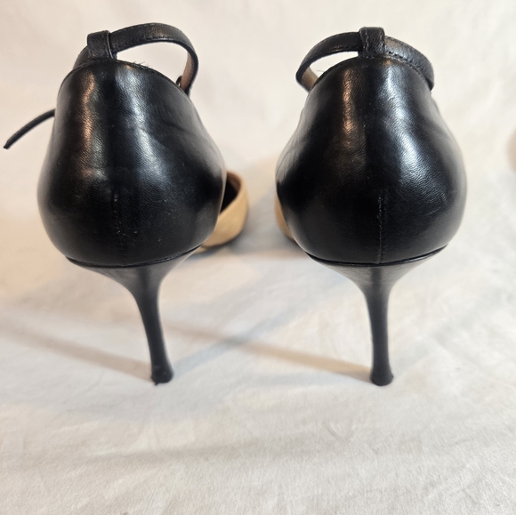 Chanel Women's Size 41 Two Tone D'Orsay Pump with Chain Strap Quilted Heels - Picture 7 of 13